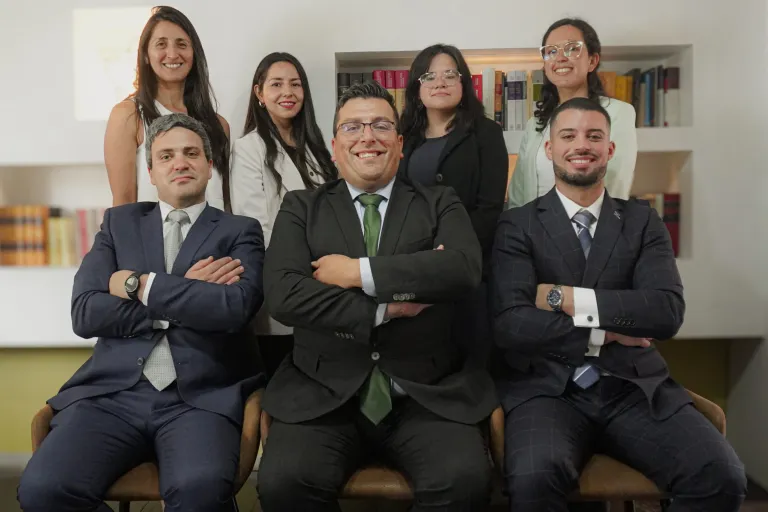 Equipo CEPLE en reunión estratégica